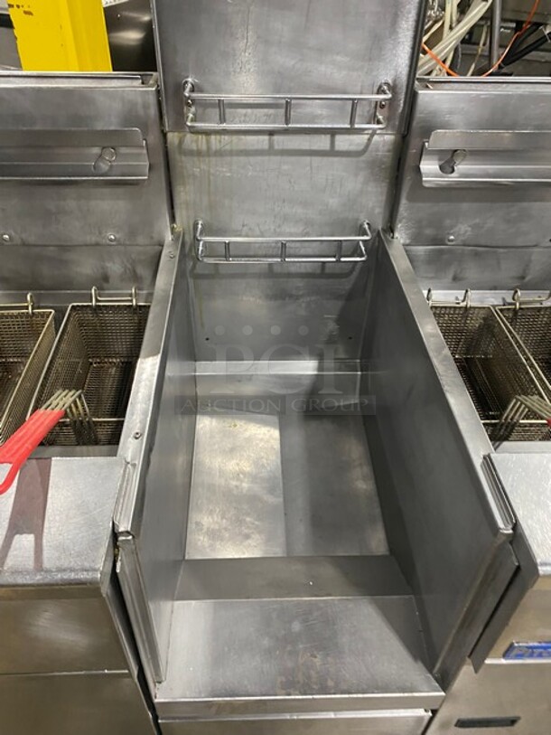 GREAT! Pitco Frialator 4 Bay Natural Gas Powered Commercial Deep Fat Fryer! With Middle Dump Station! With 8 Frying Baskets! With Oil Filter System! All Stainless Steel! MODEL: SGH50 SN: G11BD005229! 115V! On Casters! Working When Removed!  - Image 8 of 12