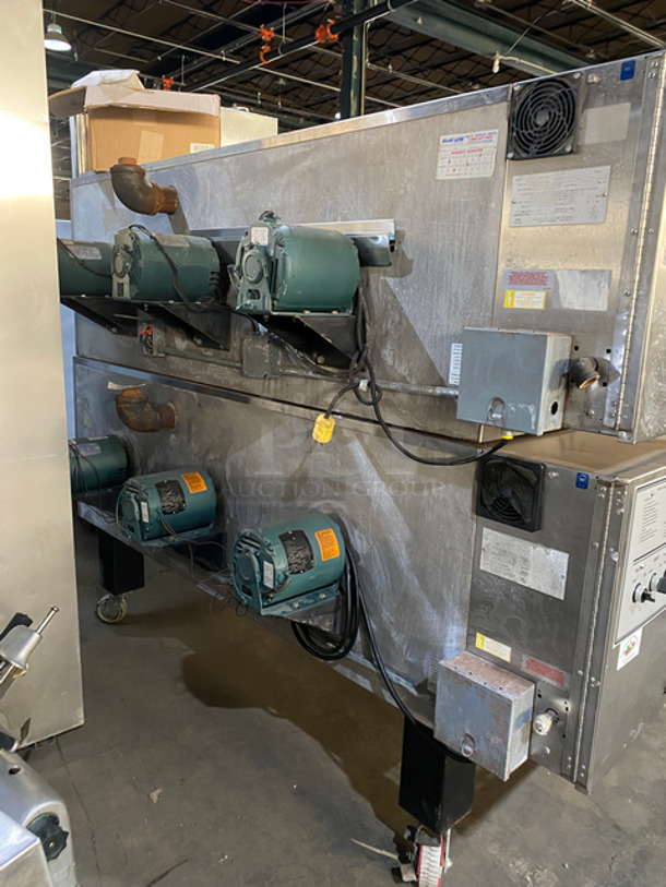 AMAZING! Blodgett Commercial Natural Gas Powered Double Deck Conveyor Pizza Oven! All Stainless Steel! On Casters! 2x Your Bid Makes One Unit! Model: MG32 SN: 0492B4792106 120/208V 60HZ 1 Phase - Image 3 of 12
