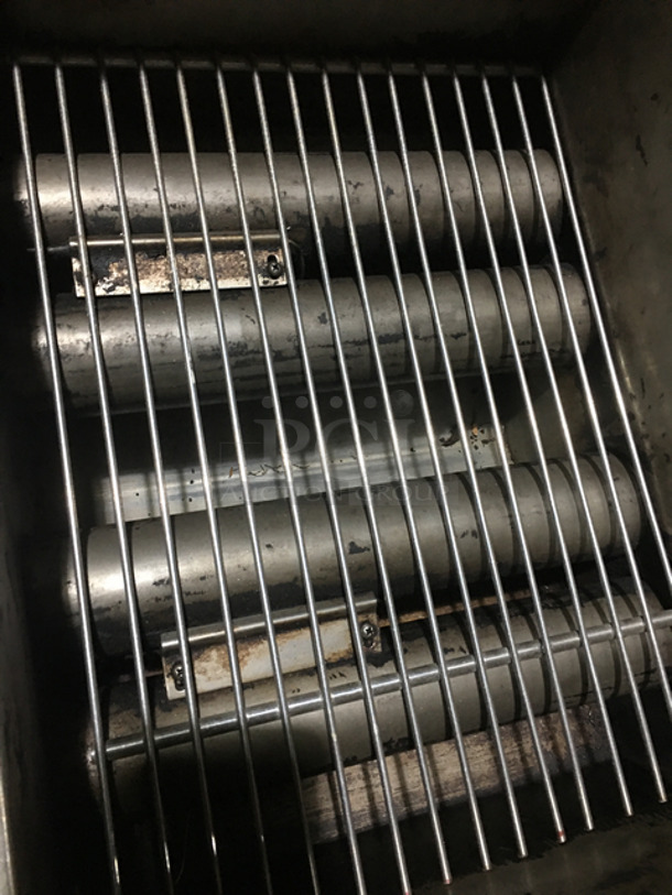 Commercial Countertop Natural Gas Powered Deep Fat Fryer! With Backsplash! All Stainless Steel! - Image 6 of 8