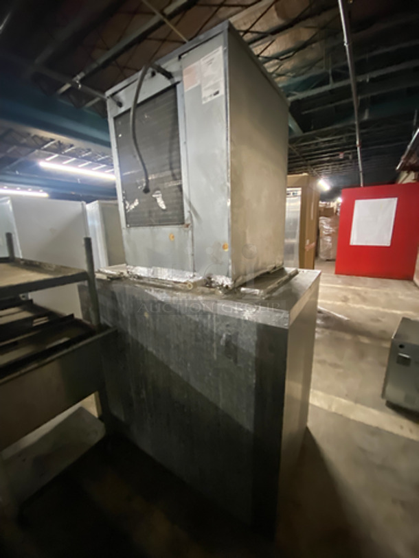 Hoshizaki Commercial Ice Maker Machine! On Commercial Ice Bin! All Stainless Steel! NOT TESTED!  Model: KM901MAH SN: A03755E 208/230V 60HZ 1 Phase - Image 4 of 8