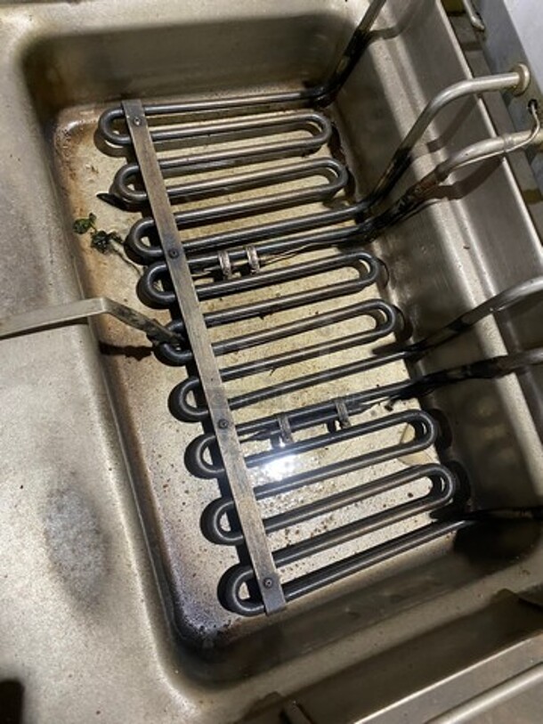 Commercial Countertop Electric Powered Deep Fat Fryer! With Metal Frying Baskets! All Stainless Steel! On Small Legs! - Image 6 of 8