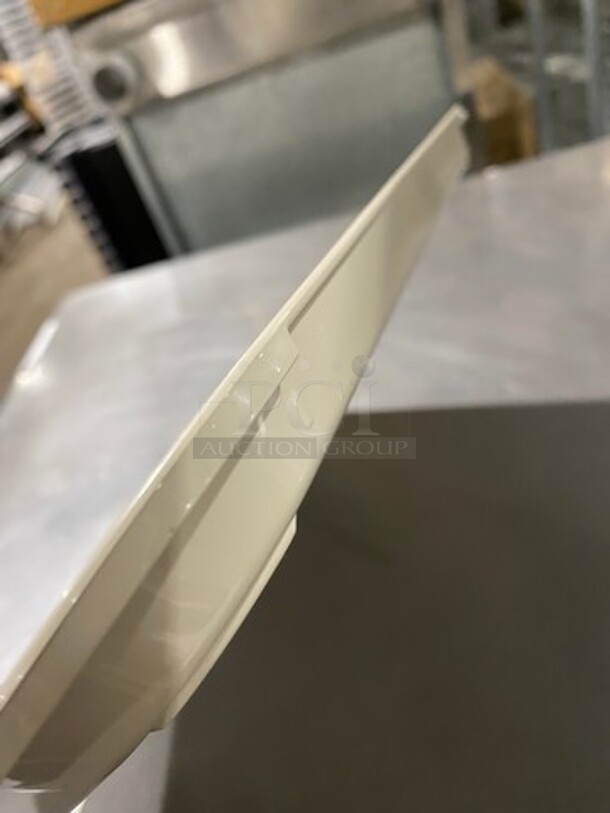 Cambro Poly Food Serving Trays! 24x Your Bid! - Image 4 of 6