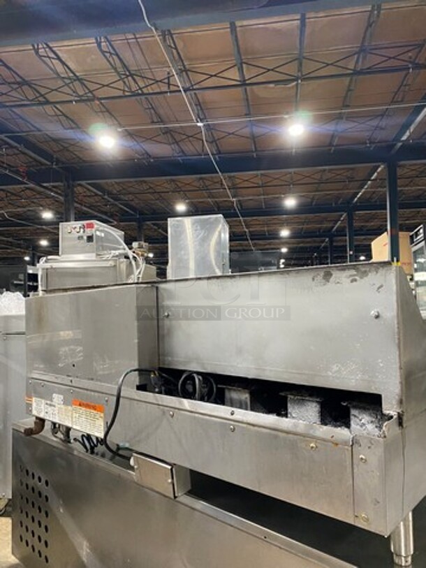 Woodstone Commercial Countertop Natural Gas Powered Flat Griddle! With Split Top! With Back & Side Splashes! All Stainless Steel! On Legs! Model: WSPL8364CT00NG SN: GP1826JUN1501852 - Image 4 of 10