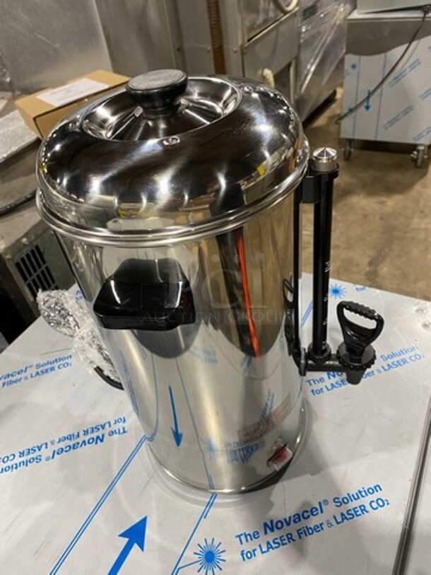 NEW! IN THE BOX! Adcraft Commercial Countertop Water Boiler/ Hot Water Dispenser! 40 Cup Capacity! Stainless Steel! Model: WB40 120V - Image 4 of 9