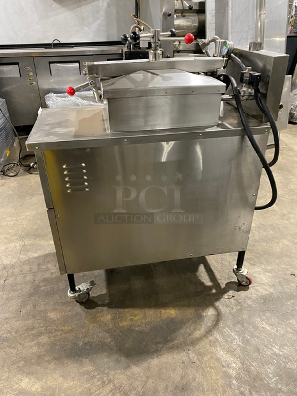 LATE MODEL! 2019 Shineho Equipment Electric Powered Pressure Fryer! With Metal Fryer Basket! All Stainless Steel! On Casters! Model: P007 50HZ - Image 4 of 10