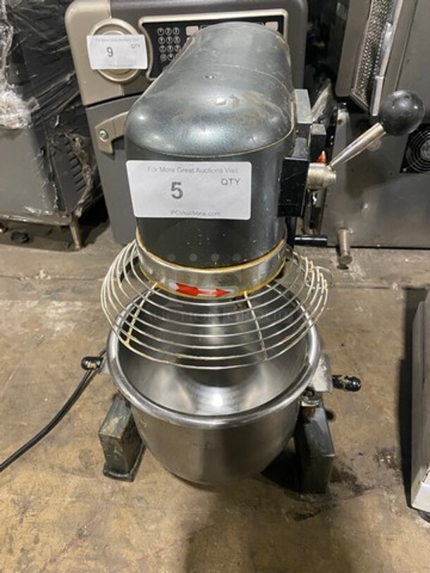 Avantco Commercial Countertop 10QT Planetary Mixer! With Bowl And Bowl Guard! WORKING WHEN REMOVED! Model: MX10 SN: 47067418MX10 120V