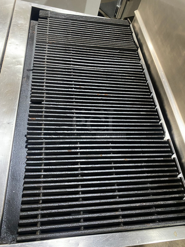 WOW! Jade Range Natural Gas Powered Char Broiler Grill! With Underneath Shelf Storage! With Raised Back Splash! All Stainless Steel! On Casters! - Image 5 of 10