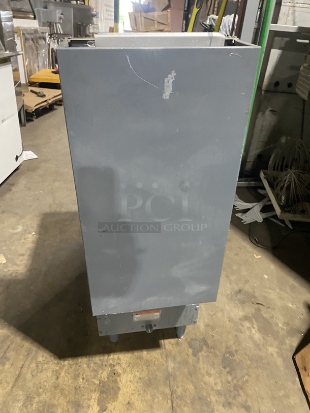 Pitco All Stainless Steel Natural Gas Powered Deep Fat Fryer! MOdel 35C Plus! With Baskets! On Legs!  - Image 3 of 9