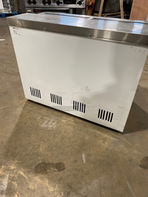 Summit 2 Top Sliding Door Refrigerated Beer Bottle Cooler! Model SCFR100MAN Serial 2017031083!  115V 1 Phase! On casters!  - Image 3 of 8