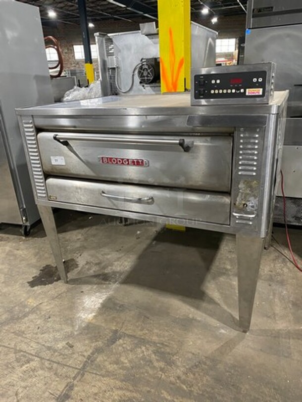WOW! Blodgett Electric Powered Single Deck Pizza/Baking Oven! All Stainless Steel! On Legs! Model: 1048DD/AA-S SN: 112296QC092A 120V 60HZ 1 Phase