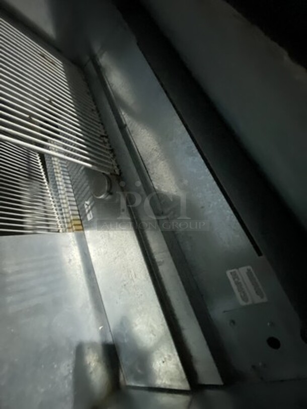 True Refrigerated Reach Down Beer Cooler! Model T36-GC Serial 13833129! 115V 1 Phase!  - Image 6 of 8