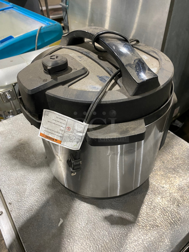 Insignia Countertop Multi Use Pressure Cooker! All Stainless Steel! Model: NSMC60SS8 120V 60HZ - Image 3 of 8