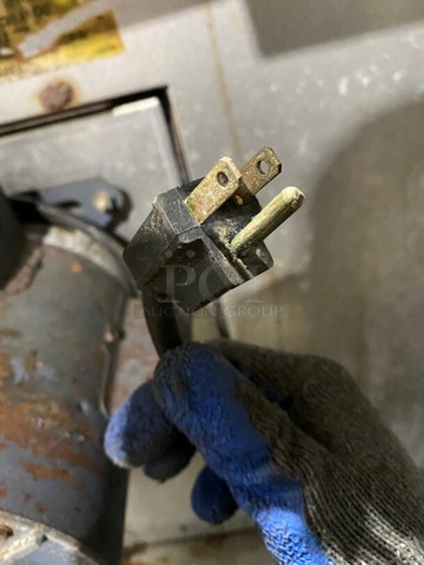 Garland Master 200 SERIES Commercial Electric Powered Convection Oven! With View Through Doors! Metal Oven Racks! All Stainless Steel! - Image 7 of 7