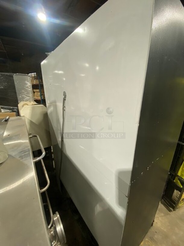 Master Bilt Commercial 2 Door Reach In Freezer Merchandiser! With View Through Doors! Poly Coated Racks! Model: BLG48HD SN: JU463604! 115V 60HZ 1 Phase! - Image 3 of 9