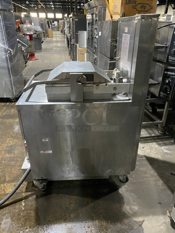 Henny Penny Commercial Electric Powered Pressure Fryer! All Stainless Steel! On Casters! Model: PF180 SN: KP017IG 115V 60HZ 1 Phase - Image 3 of 11
