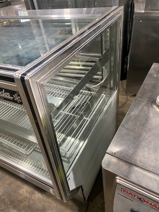 COOL! Leader Commercial Refrigerated Bakery Display Case Merchandiser! With Straight Front Glass! With Sliding Rear Access Doors! With Poly Coated Racks! Stainless Steel Body! Model: CBK77 SN: PZ03M1003 115V 60HZ 1 Phase - Image 3 of 7