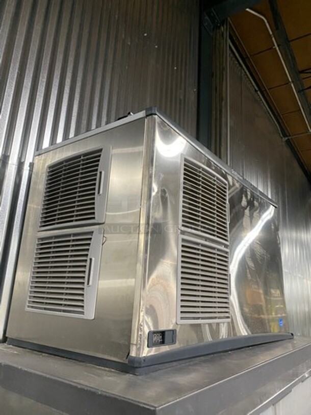 Scotsman Commercial Ice Maker Machine! On Follet Commercial Ice Bin! All Stainless Steel Body! On Legs! Model: C1448SA32E SN: 17061320012199 208/230V 60HZ 1 Phase, Model: DEV1475SG60 SN: E2491535013 - Image 4 of 11