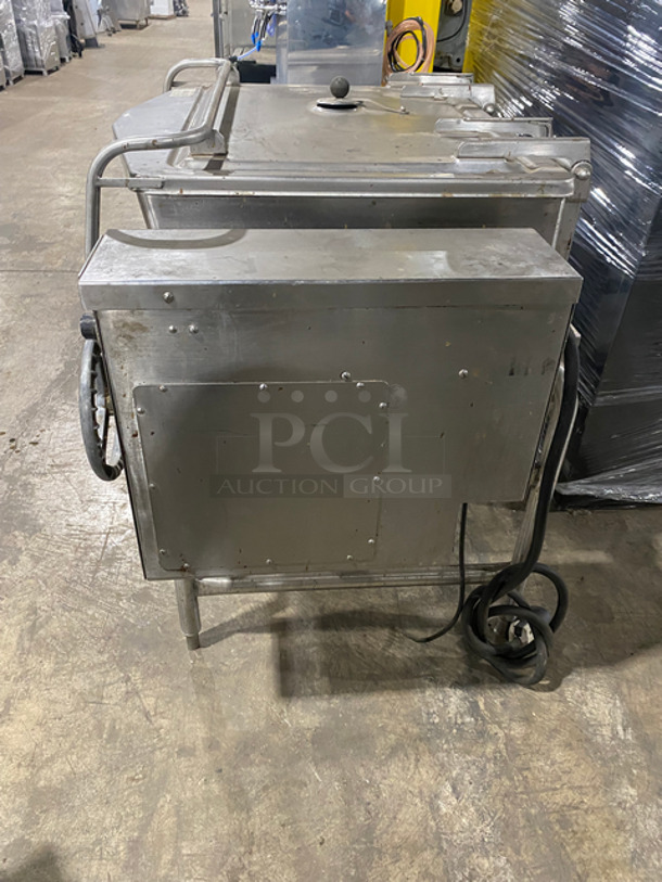 SWEET! Market Forge Commercial Electric Powered Tilted Braising Pan/Ultra Skillet! All Stainless Steel! On Legs! Model: 1000 SN: 131349 120/208V 60HZ 3 Phase - Image 3 of 8