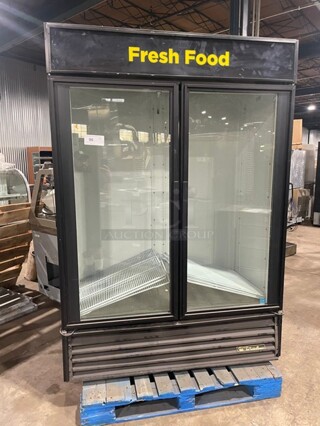 True 2 Door Glass! Reach In Cooler Merchandiser! Model GDM-49, Serial 14604955! 115V 60HZ 1 Phase!