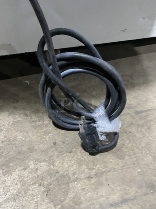 Vestfrost Floor Style Reach Down Ice Cream Freezer! Model IKG403 Serial 84314914! 115V 1 Phase!  - Image 9 of 9