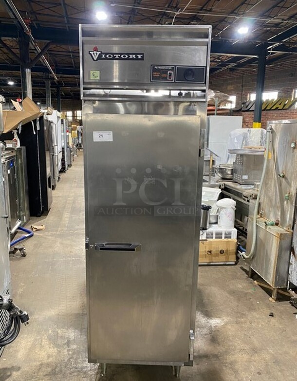 Victory Commercial Single Door Reach In Cooler! All Stainless Steel! On Legs! MODEL RS1DS7 SN: E0975722 115V 1PH - Image 1 of 9