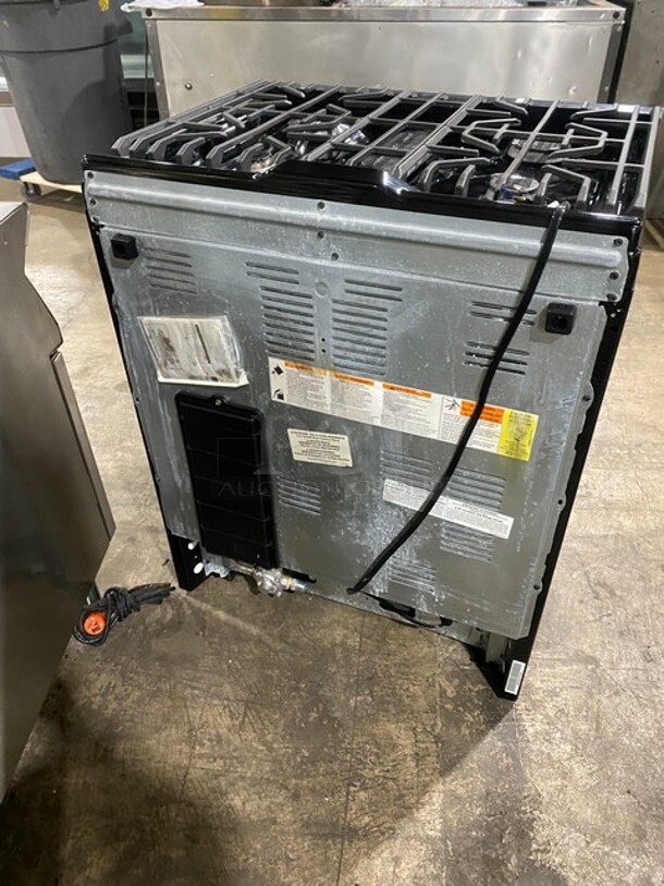 Frigidaire 4 Burner Stove! With Oven Underneath! Metal Oven Racks! All Stainless Steel! - Image 4 of 12