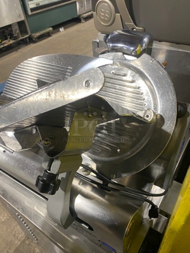 Globe Commercial Countertop Deli/ Meat Slicer! All Stainless Steel! Model: 3600P SN: 3606844 115V 60HZ 1 Phase - Image 4 of 10
