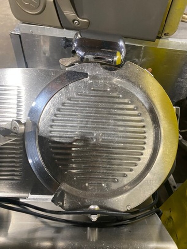 Globe Commercial Countertop Deli/ Meat Slicer! All Stainless Steel! Model: 3600P SN: 3606844 115V 60HZ 1 Phase - Image 5 of 10