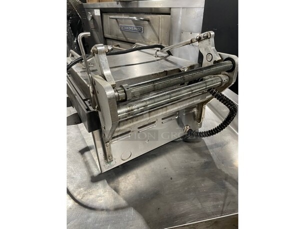 Nice! Star Pro Max Electric Powered Heavy Duty Panini Press Grill! With Grooved Lines! Model GG14 Serial GG140715A0033! 120V 1 Phase! - Image 3 of 8