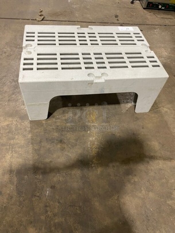 Cambro Grey Poly Dunnage Rack! - Image 3 of 5