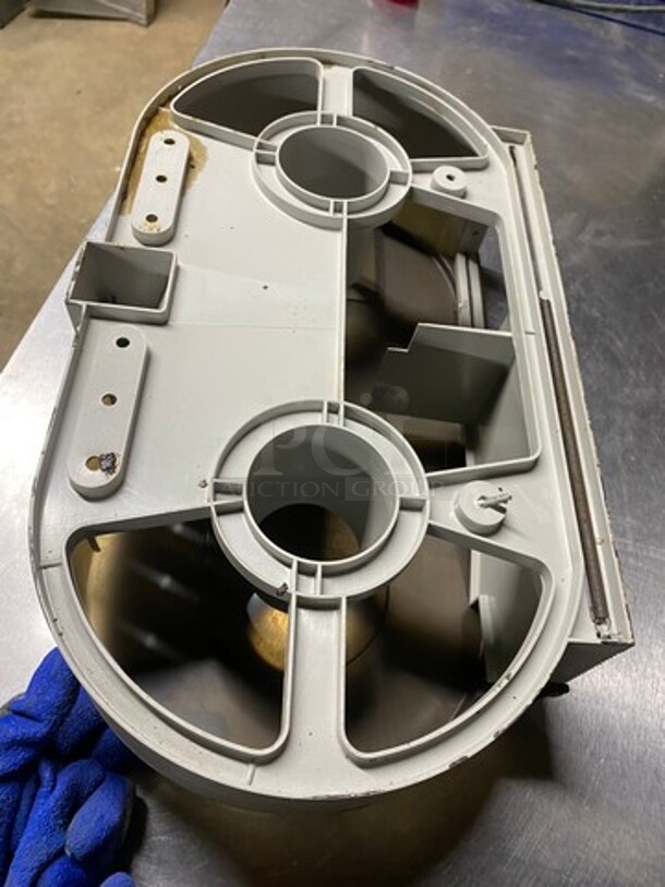 ALL ONE MONEY! Twinsavr Wall Mount Poly Toilet Paper Dispenser! - Image 5 of 5