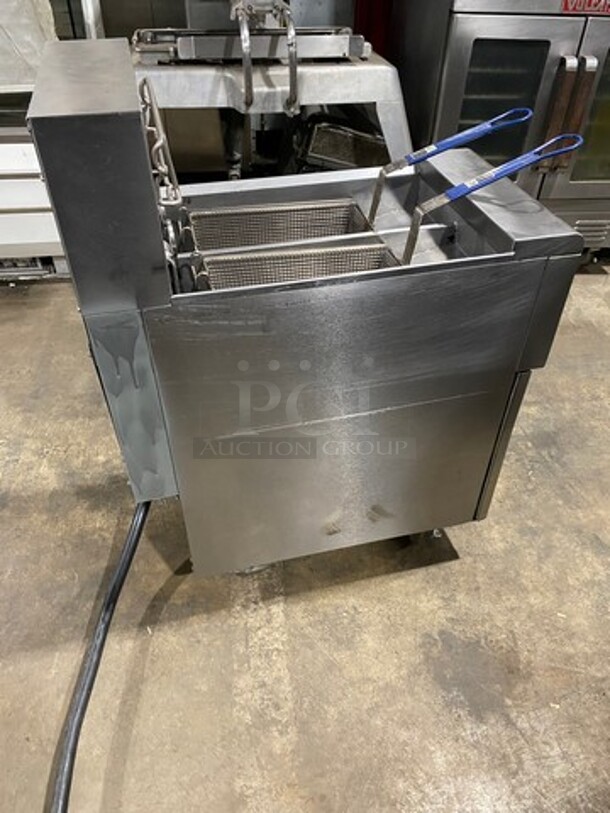 Frymaster Commercial Electric Powered Split Bay Deep Fat Fryer! With Metal Frying Baskets! All Stainless Steel! On Casters! Model: RE1142SE SN: 1508NA0057! 208V 60HZ 3 Phase! Working When Removed! - Image 4 of 11