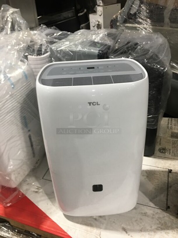 NEW! OUT OF THE BOX! SCRATCH-N-DENT! TCL 70 Pint Portable Dehumidifier Unit! With Built In Pump! Model: DEA70EP 115V - Image 2 of 9