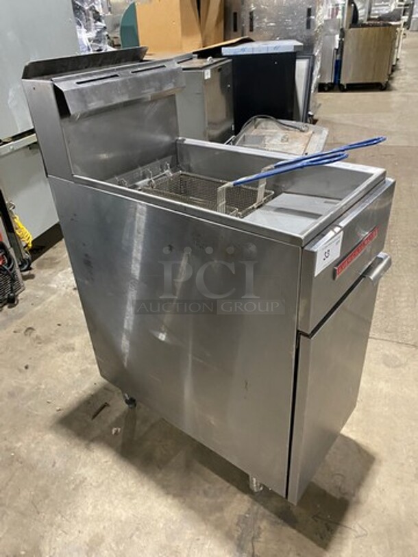 American Range Commercial Natural Gas Powered Deep Fat Fryer! With 2 Metal Frying Baskets! With Backsplash! All Stainless Steel! On Legs! Model: AF50HE SN: 211020FO357 - Image 4 of 9