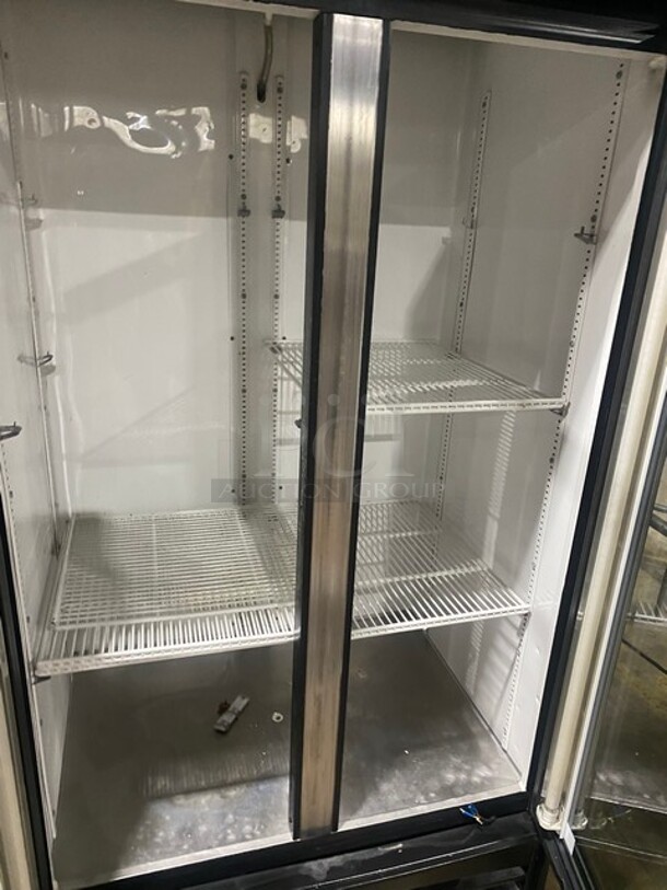 True Commercial 2 Door Reach In Cooler Merchandiser! With Poly Coated Racks! MODEL GDM35EM SN:5397168 115V 1PH - Image 5 of 8