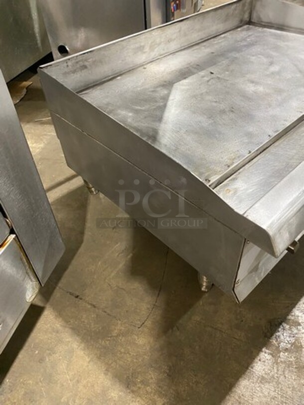 CPG Commercial Countertop Natural Gas Powered Flat Top Griddle! With Back And Side Splashes! All Stainless Steel! On Small Legs! - Image 3 of 8