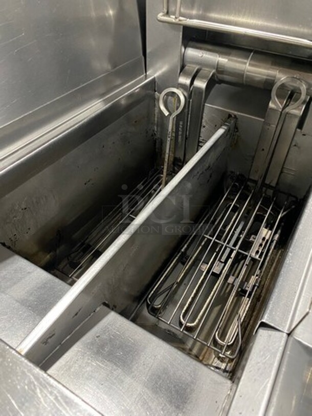 Frymaster Commercial Electric Powered Deep Fat Fryer! With Metal Frying Baskets! With Side Splashes! All Stainless Steel! On Casters! Model: RE1142SE SN: 1508NA0057 208V 60HZ 3 Phase - Image 6 of 10