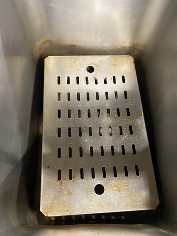 2012 Axis Commercial Natural Gas Powered 2 Bay Pasta Cooker! All Stainless Steel! On Casters! Model: AXDPG SN: GMF059 - Image 6 of 10