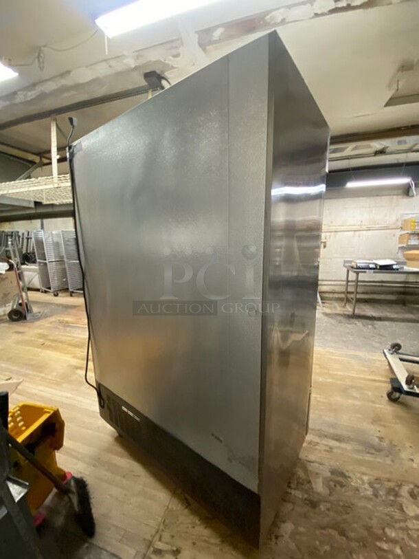 Avantco Stainless Steel Commercial 2 Door Reach In Freezer w/ Poly Coated Racks on Commercial Casters! Working When Removed! MODEL 178CFD2FF - Image 4 of 8