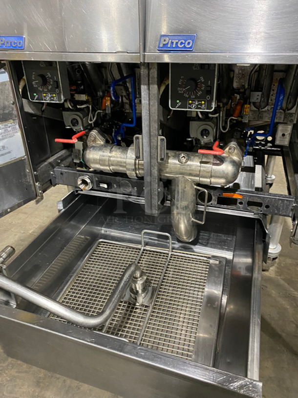 Pitco Frialator Commercial Natural Gas Powered 2 Bay Deep Fat Fryer! With 4 Brand New Frying Baskets! With Oil Filter! All Stainless Steel! On Casters! Model: SSH55 SN: G14BD009400 - Image 7 of 11