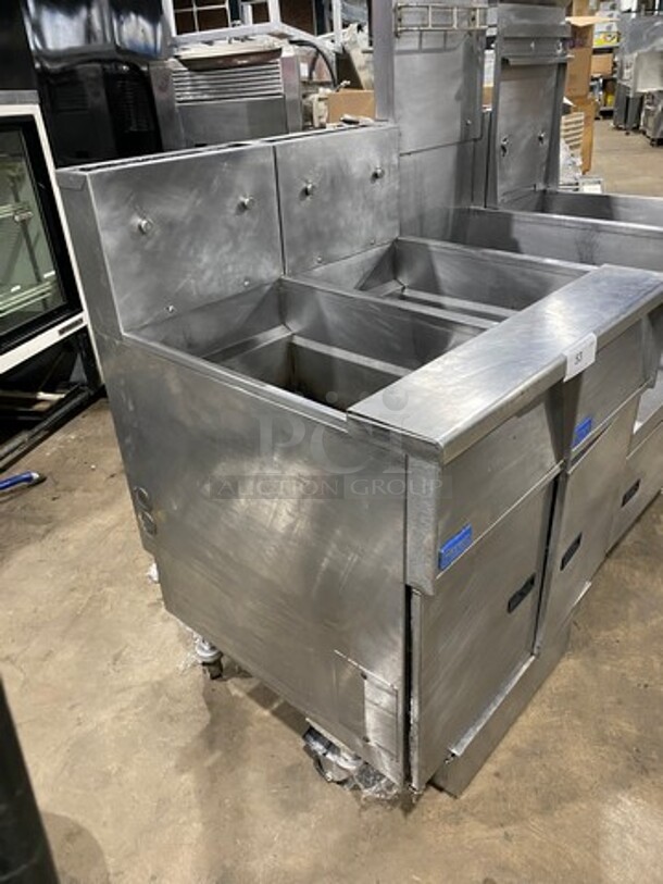 FAB! Pitco Frialator Commercial Natural Gas Powered 3 Bay Deep Fat Fryer! With Middle Fryer Basket Rack! With Oil Filter System! All Stainless Steel! On Casters! Model: SGH50 SN: G09DC011392 - Image 2 of 11