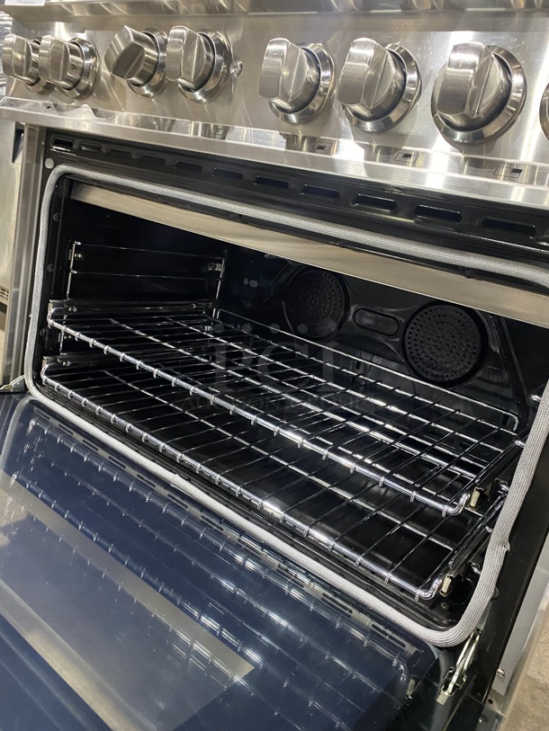 2019 AMAZING! ZLINE Gas Powered 6 Burner Stove! With Oven Underneath! Stainless Steel! On Legs! MODEL RG36
Serial 19061590289 120V/60Hz - Image 6 of 10