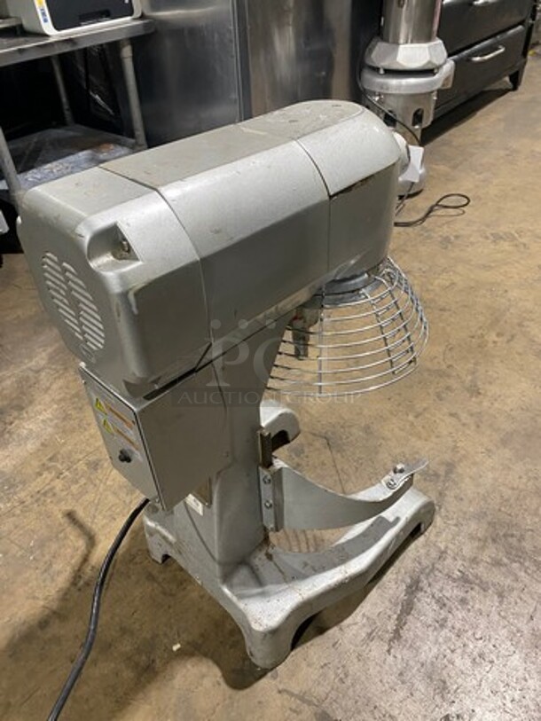Omcan Commercial Countertop 20Qt Planetary Mixer! With Stainless Steel Bowl Guard! Model: SP200A SN: 18010205646 110V 1 Phase - Image 4 of 10
