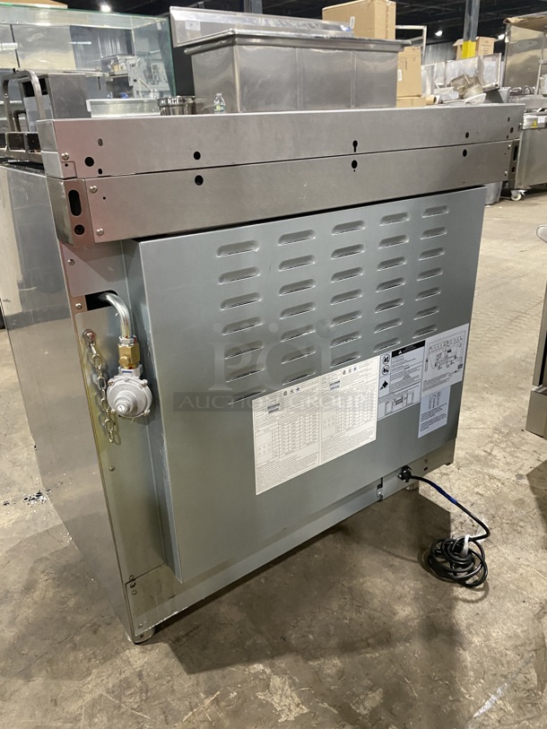 2020 ZLINE Gas Powered 6 Burner Stove! With Oven Underneath! Stainless Steel! On Legs! Model RGS-36 Serial 20111790069!120V/60Hz/ - Image 4 of 11