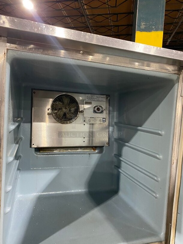 Delfield Commercial Single Door Lowboy/Worktop Cooler! All Stainless Steel!  MODEL 406-STAR2 SN: 0710152003484 115V  - Image 5 of 7