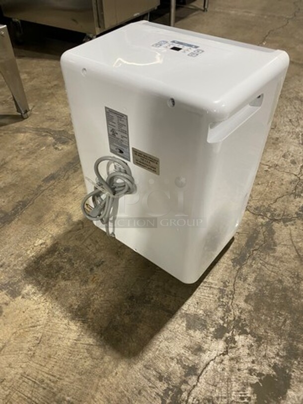NEW! OUT OF THE BOX! SCRATCH-N-DENT! Whynter Portable Dehumidifier Unit! 4,000 Square Feet Room Capacity! Model: RPD321EW 115V - Image 3 of 7
