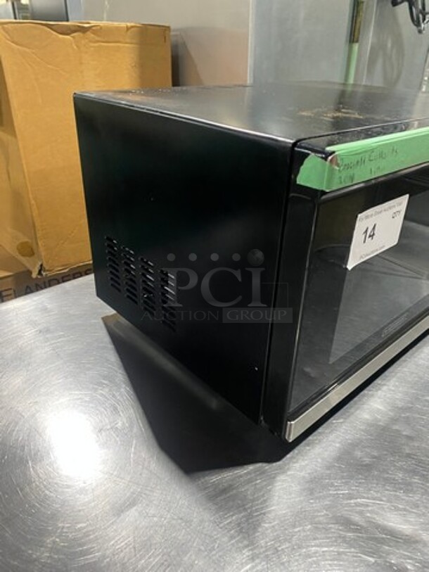 LATE MODEL! 2022 Black & Decker Countertop Microwave Oven! Model: EM031M2SD 120V 60HZ 1 Phase - Image 2 of 8