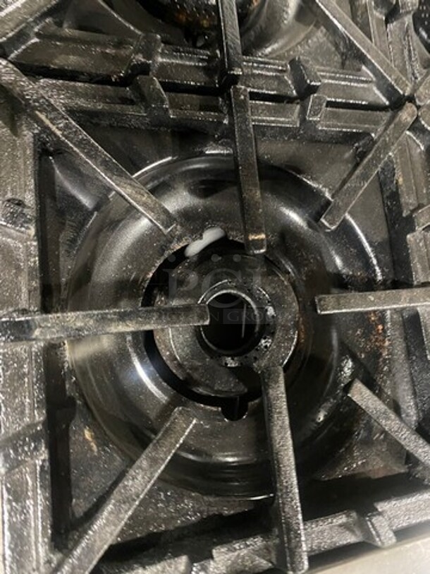 Vulcan Commerical Natural Gas Powered 10 Burner Stove! With Raised Back Splash And Salamander Shelf! With 2 Oven Underneath! All Stainless Steel! On Legs! - Image 6 of 11