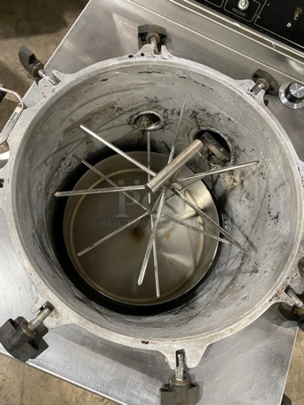 Smokaroma Commercial Electric Powered BBQ Cooker/ Smoker! All Stainless Steel! On Casters! Model: AC SN: 04539 208/240V - Image 5 of 9