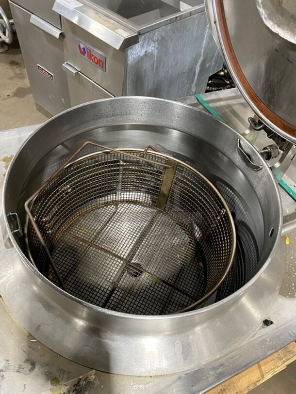 WOW! BKI Commercial Electric Powered Pressure Fryer! With Frying Basket! All Stainless Steel! Model: FKMF SN: 102539 208V 3Ph - Image 5 of 11